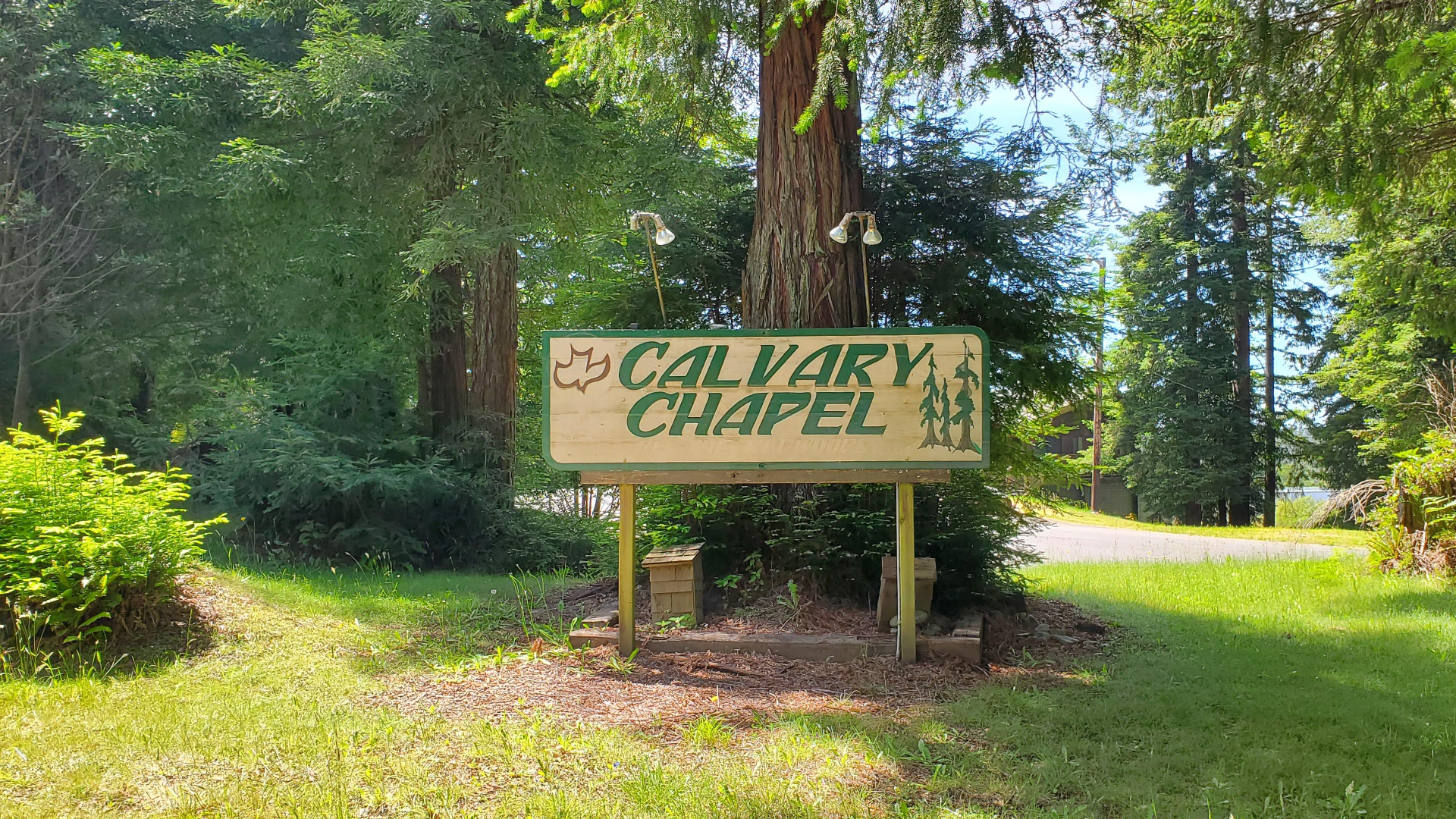 Calvary Chapel of the Redwoods logo