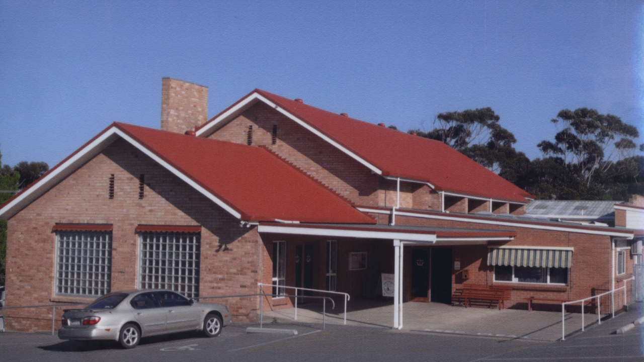 Adare Uniting Church logo