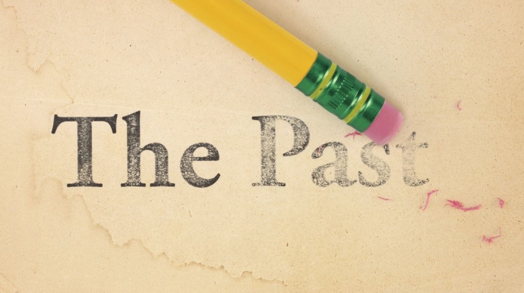 Leaving the Past - Audio episode artwork